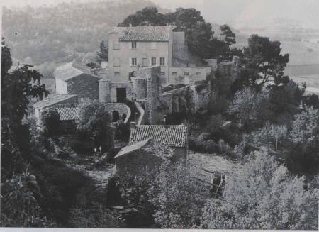 le castelet de Ménerbes dans le Luberon