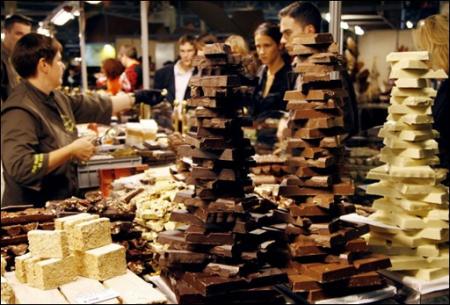 Deux  petits carrés de chocolat